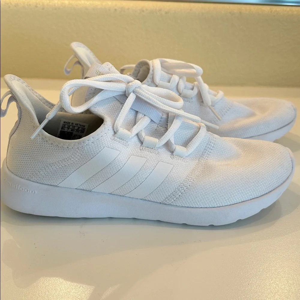 New Adidas White Cloudfoam Women’s Athletic Sneakers. Size 8.5. - Picture 2 of 8